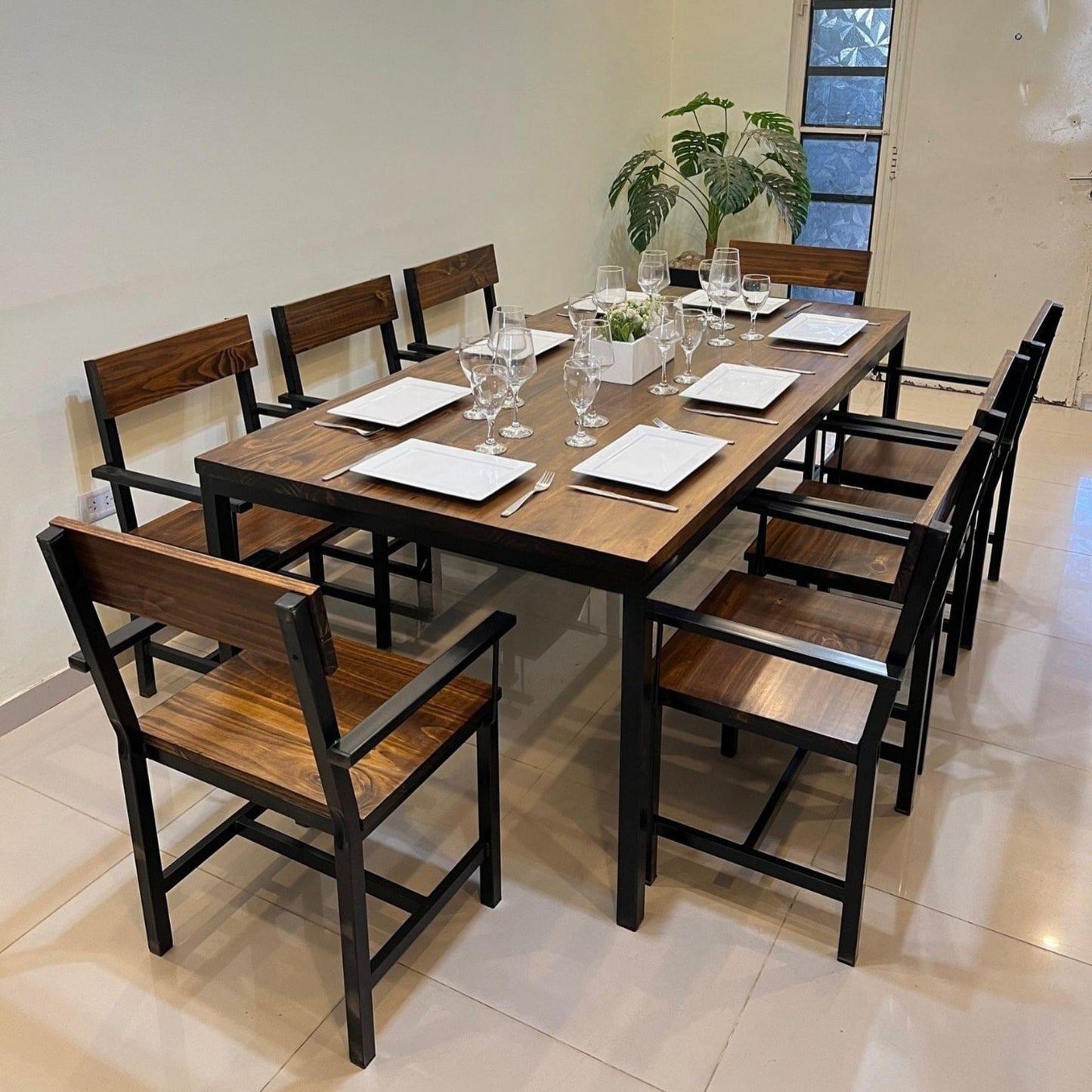 Juego de comedor Tudor