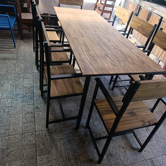 Juego de comedor Tudor