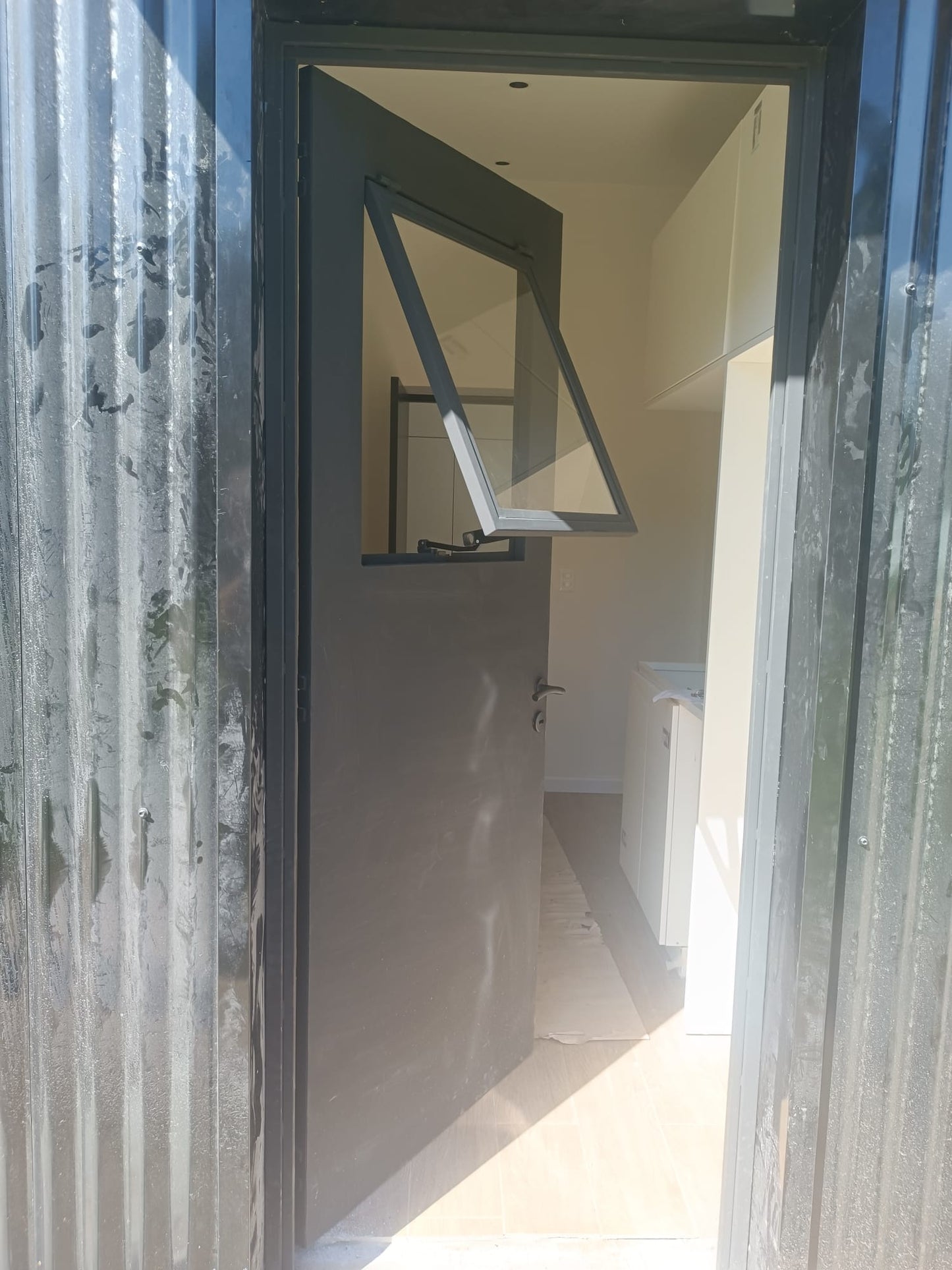 Puerta Exterior con ventana