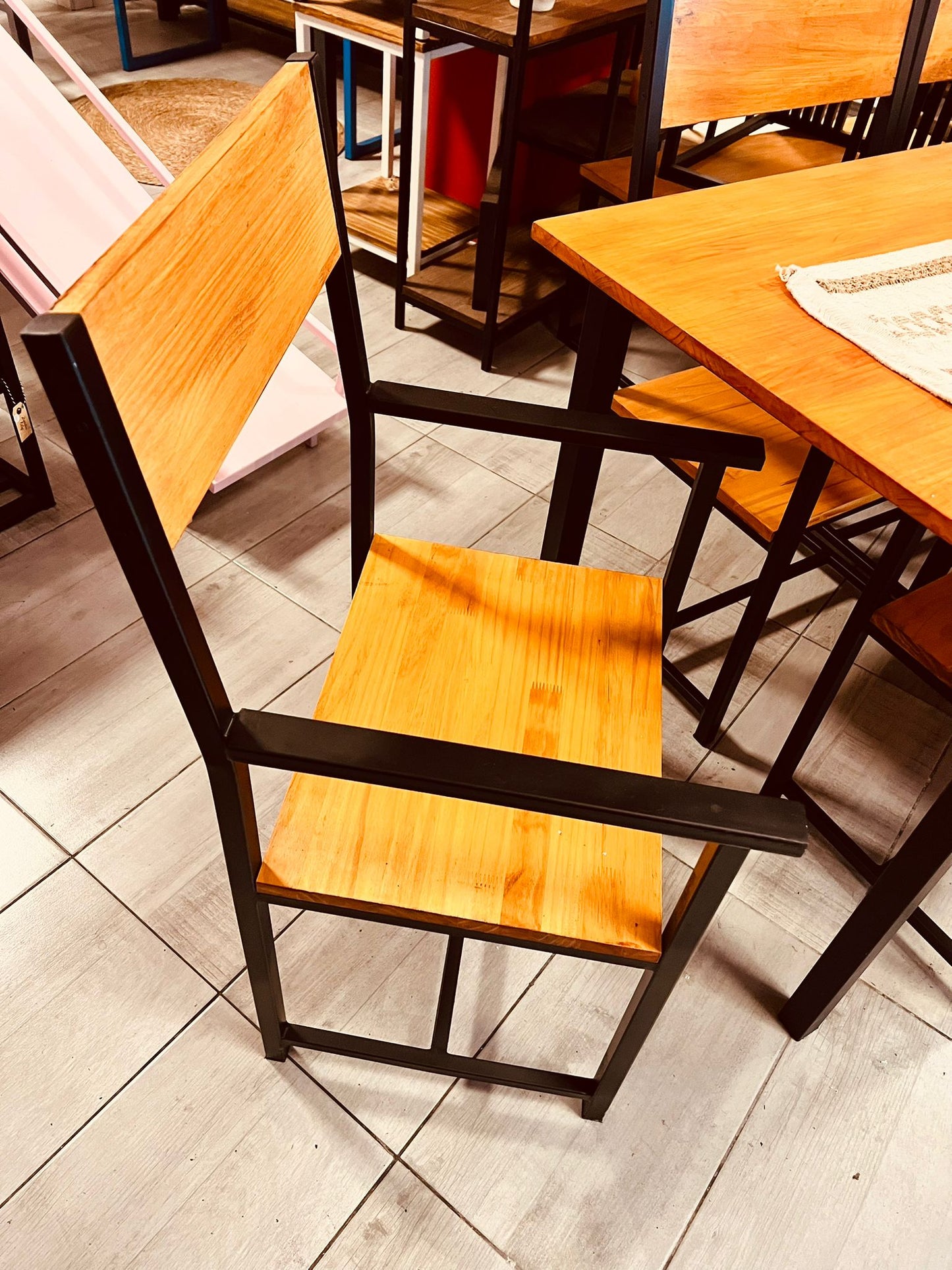 Silla modelo Tudor