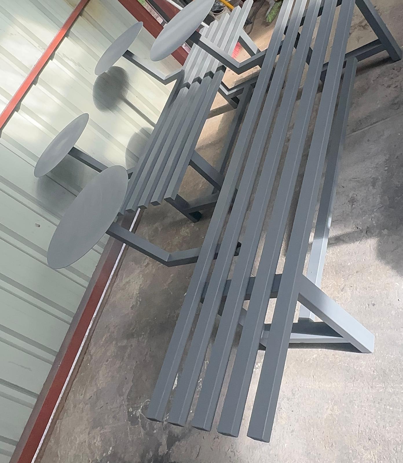 Banco de hierro con o sin mesa