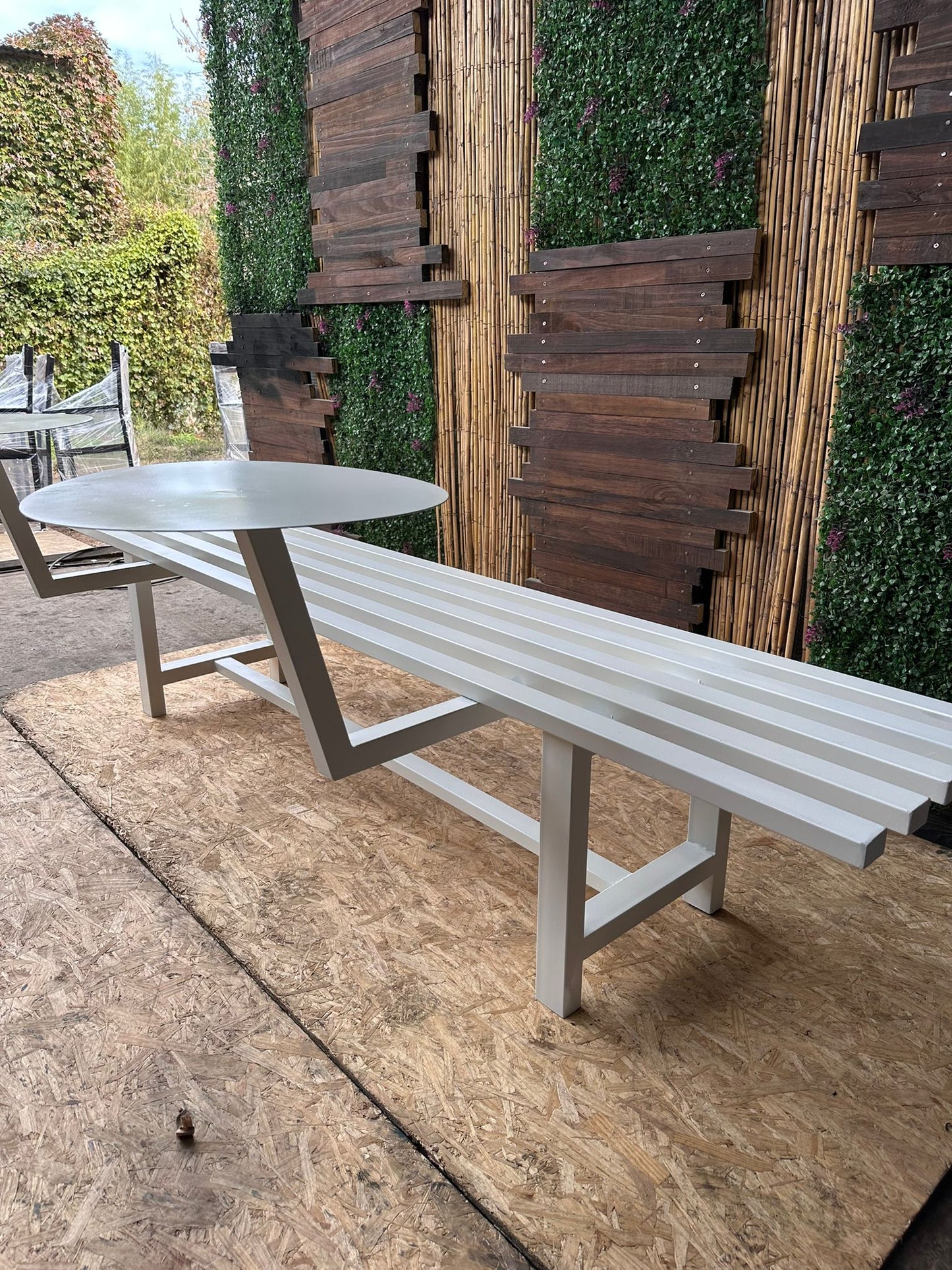 Banco de hierro con o sin mesa