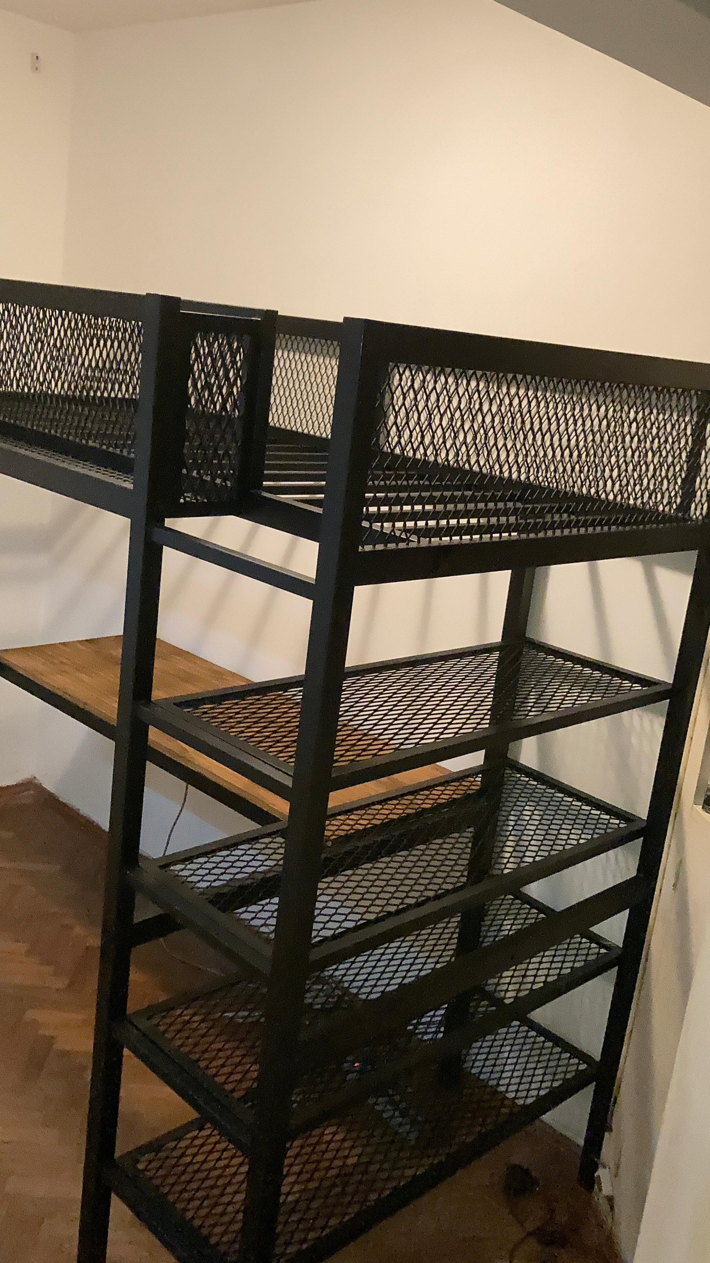 Cama alta modelo Pandy