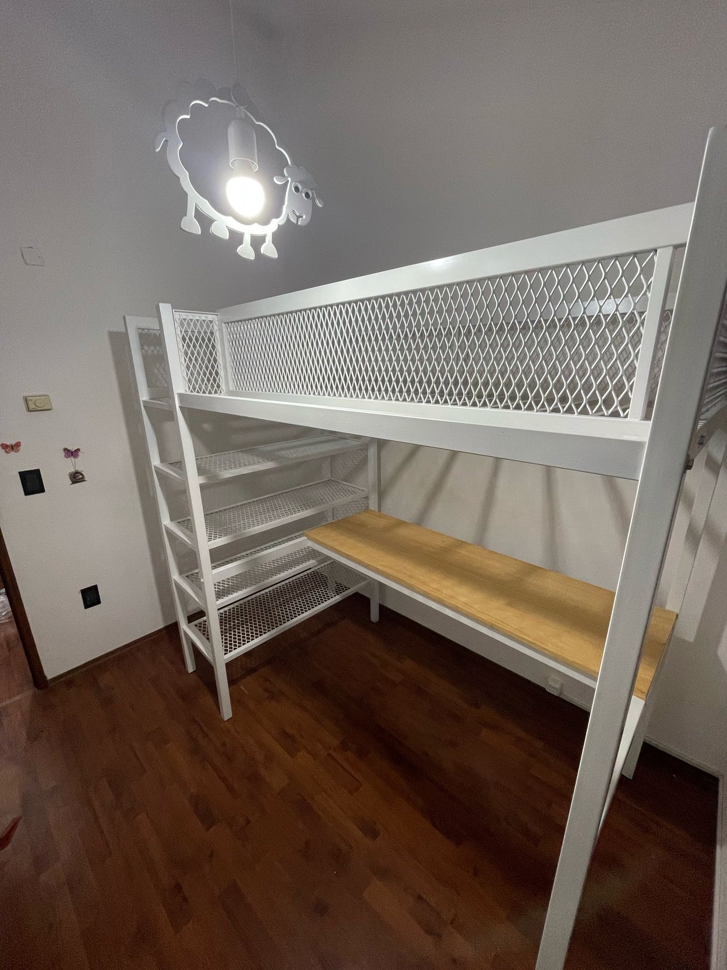 Cama alta modelo Pandy