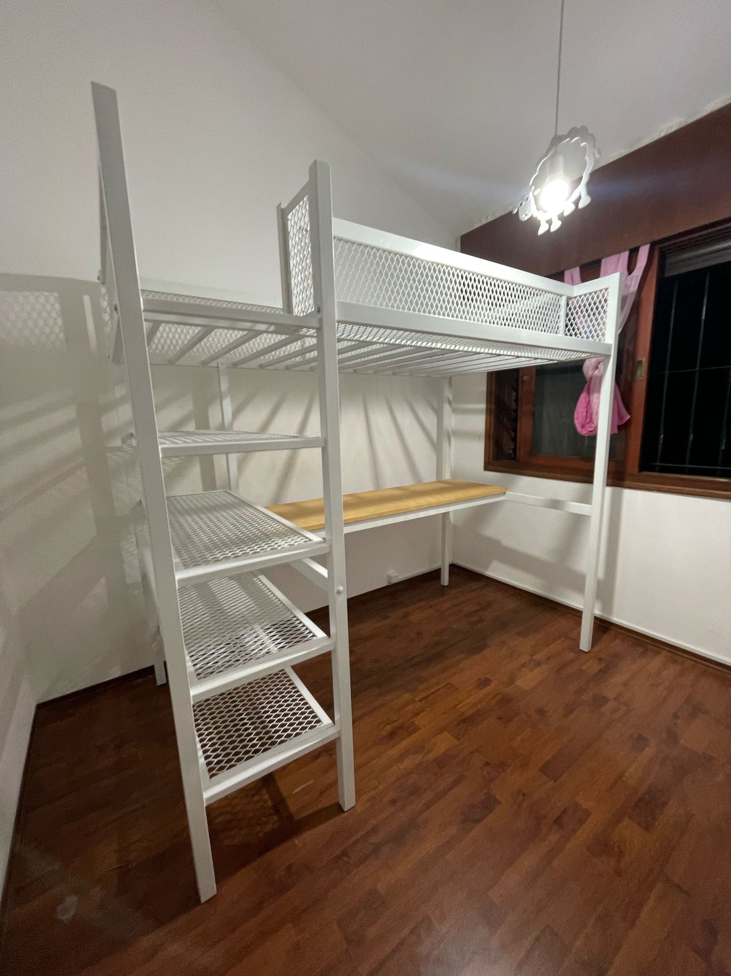 Cama alta modelo Pandy