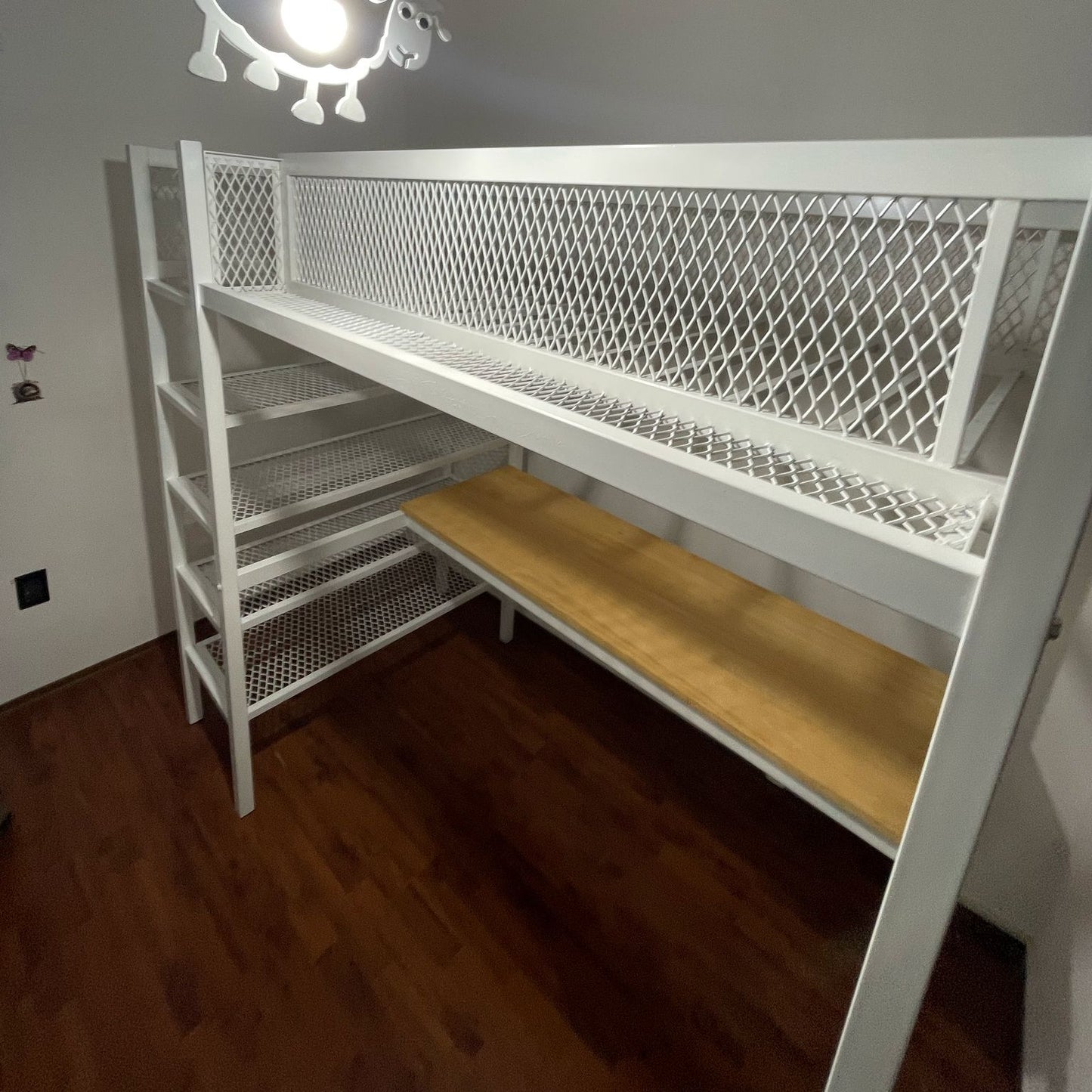 Cama alta modelo Pandy