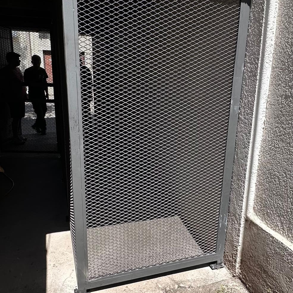 Cerramiento en metal desplegado