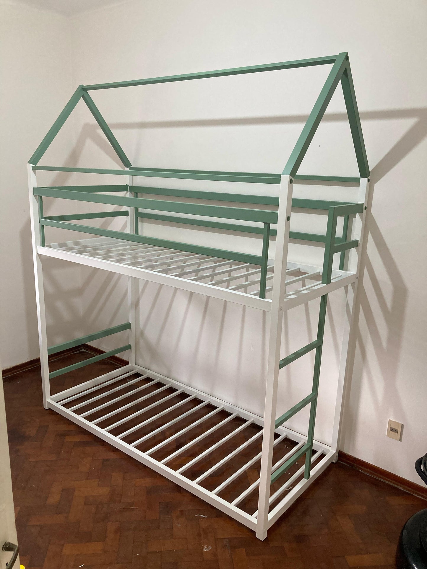 Cucheta modelo Casita