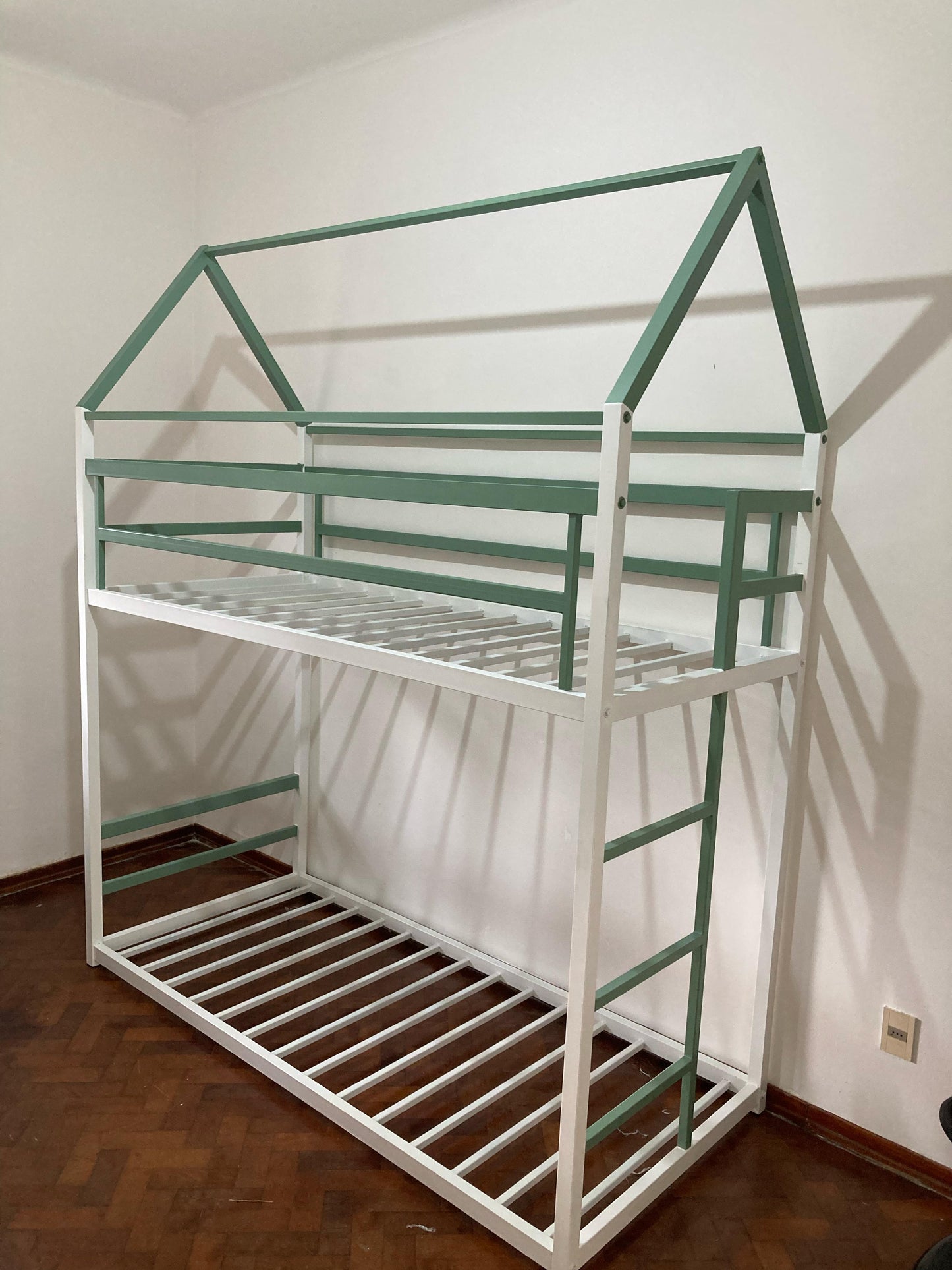 Cucheta modelo Casita