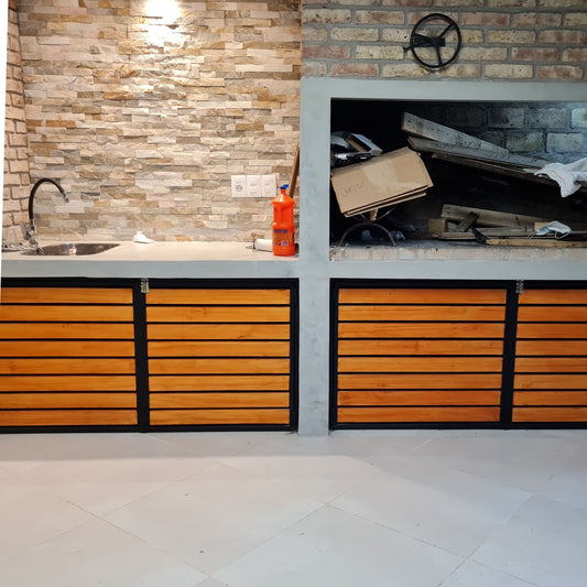 Puertas bajo parrillero hierro y madera