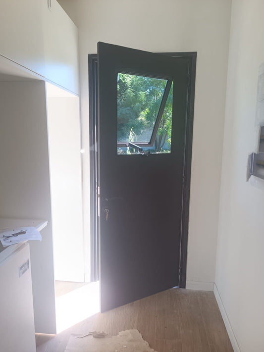 Puerta Exterior con ventana