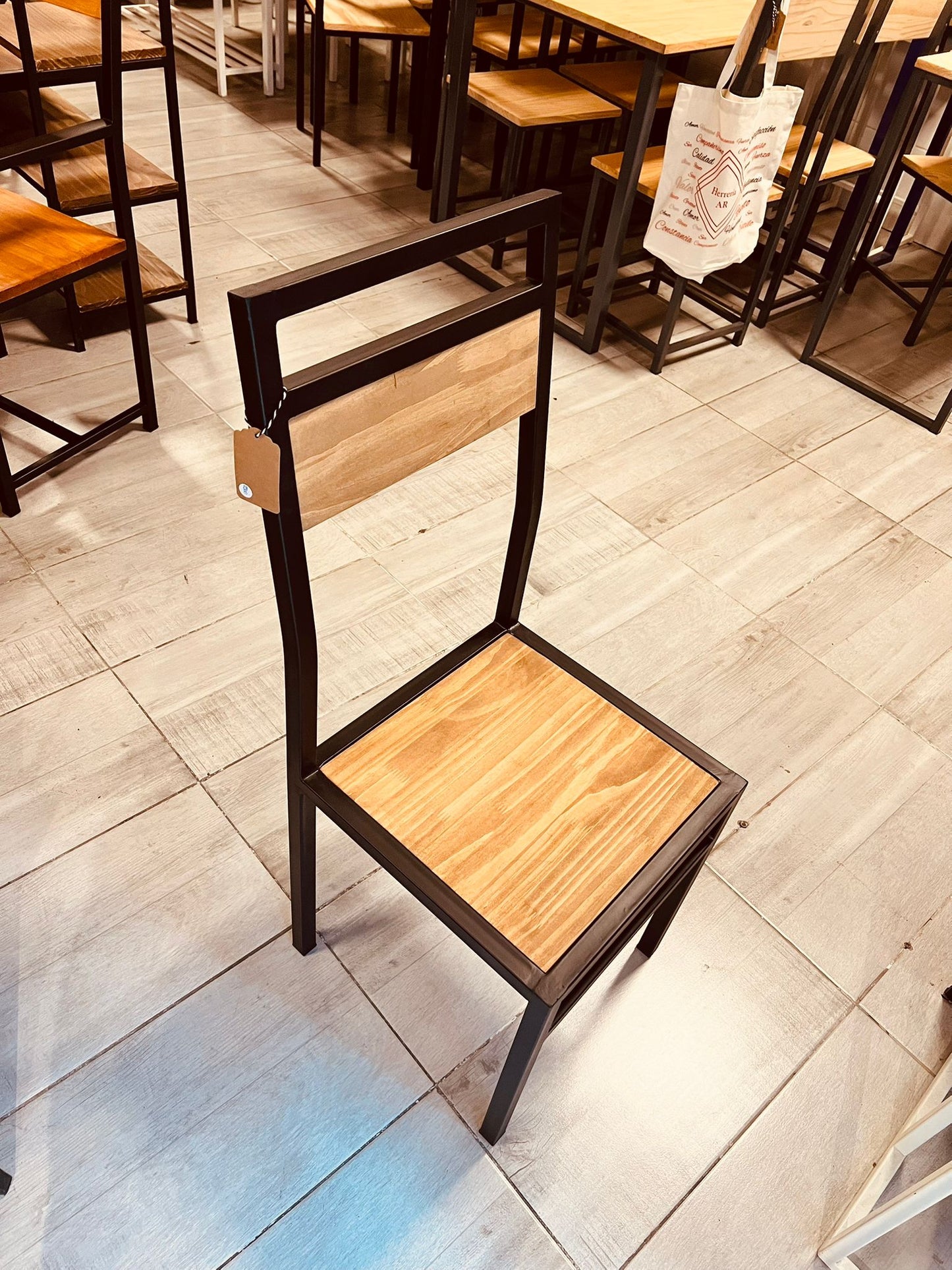 Silla modelo Lila